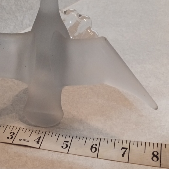 Frosted Glass Bird Figurine - Picture 5 of 6